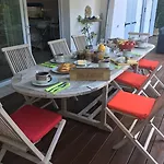 La Grande Maree Πανσιόν *